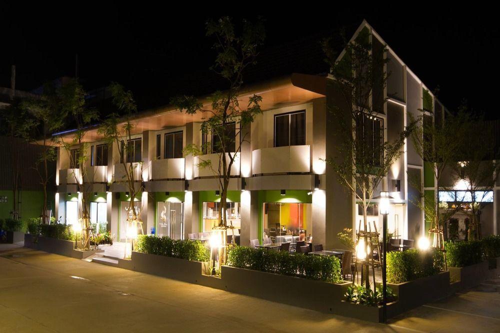 Bestiny Hotel & Restaurant Пхетчабун Екстер'єр фото